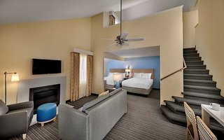sonesta es suites providence airport