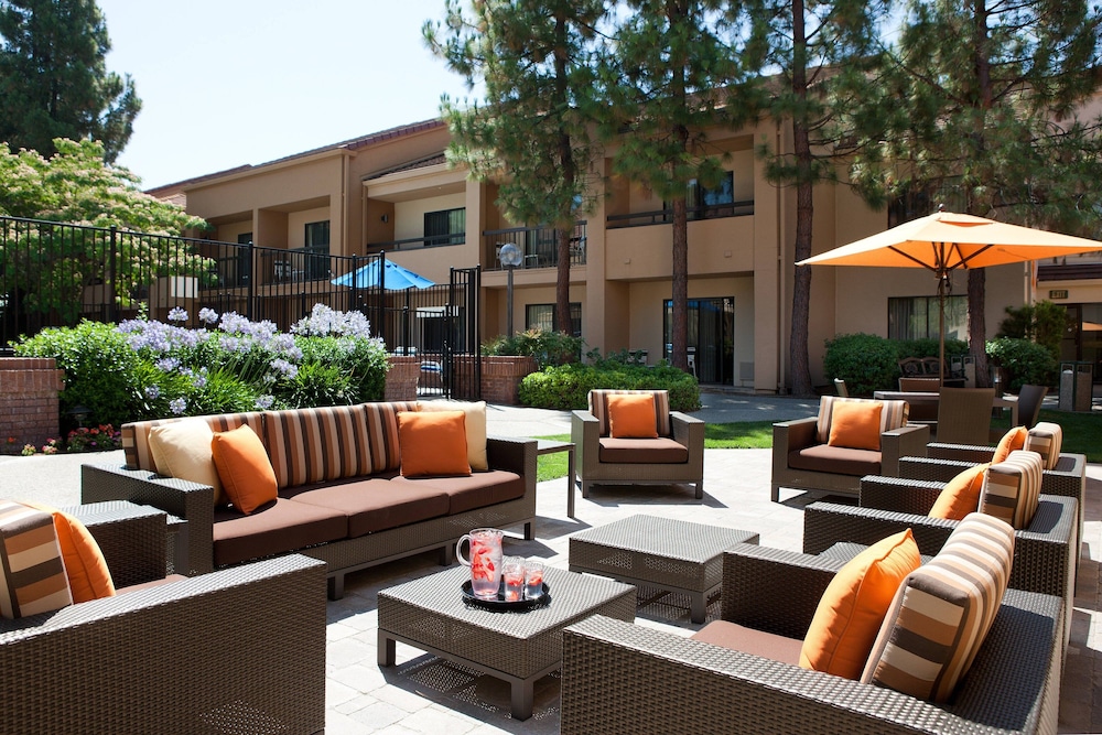 courtyard by marriott pleasanton