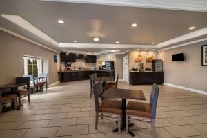 Comfort Inn & Suites Plattsburgh - Morrisonville,New York>>Clinton,3 star