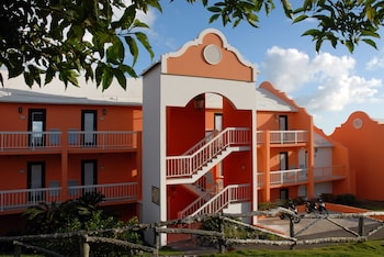 grotto bay beach resort