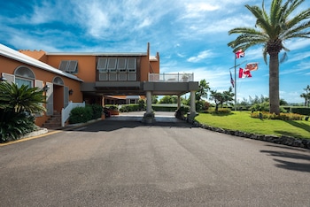 grotto bay beach resort