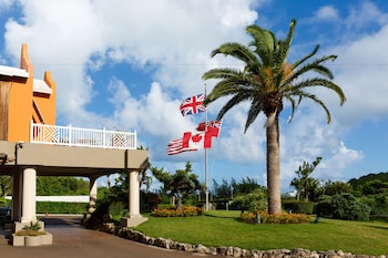 grotto bay beach resort