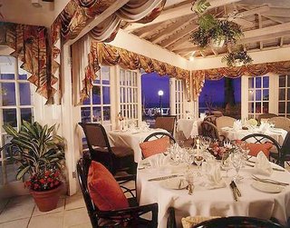 Surf Side Beach Club,Warwick,3 star