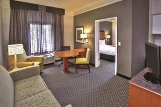 La Quinta Inn & Suites By Wyndham Birmingham Homewood,Homewood>>Birmingham,3 star