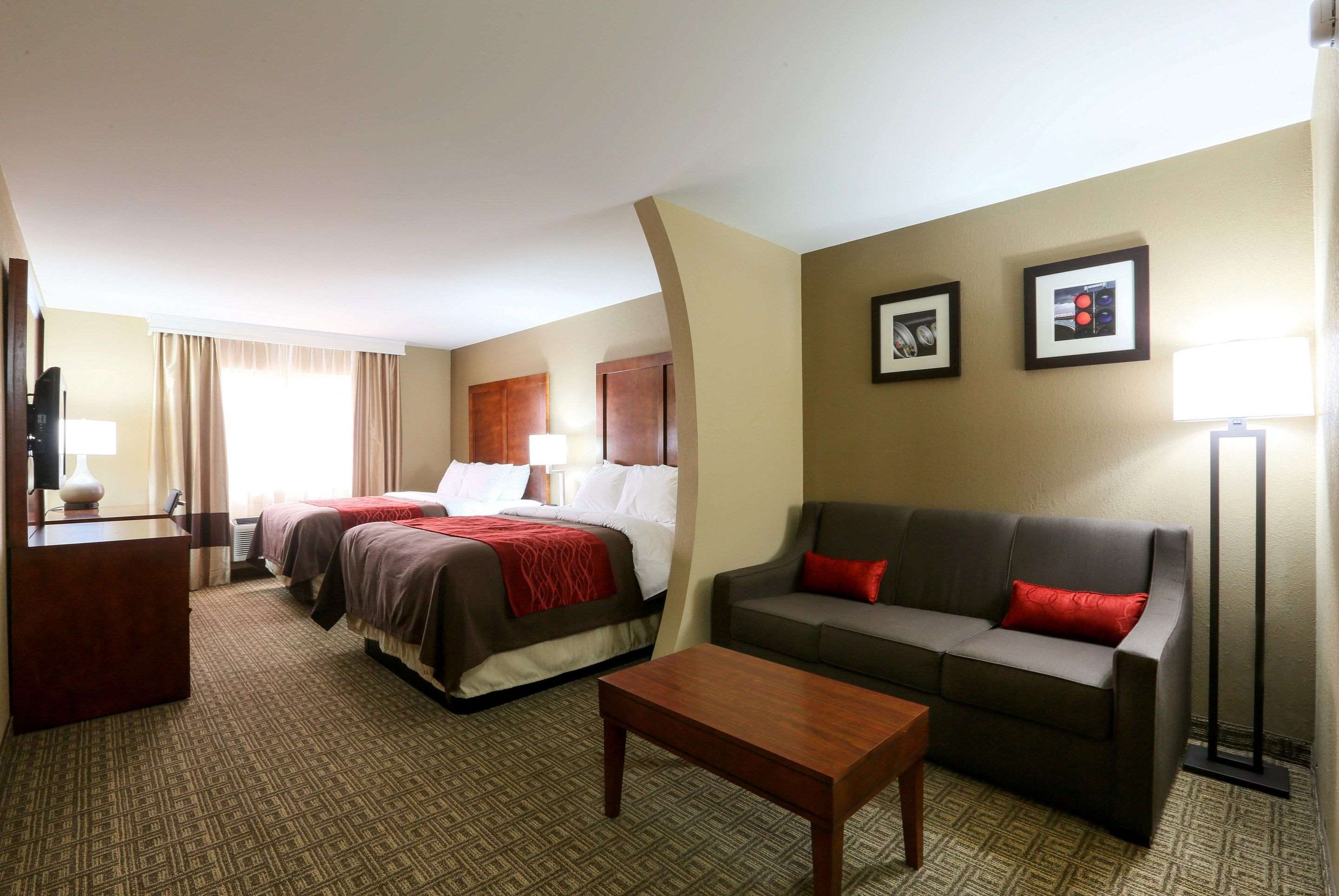 comfort inn and suites leeds i 20