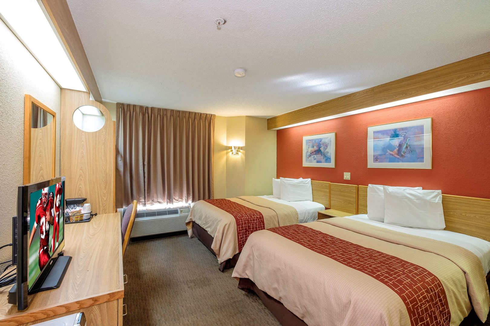 red roof inn pensacola fairgrounds