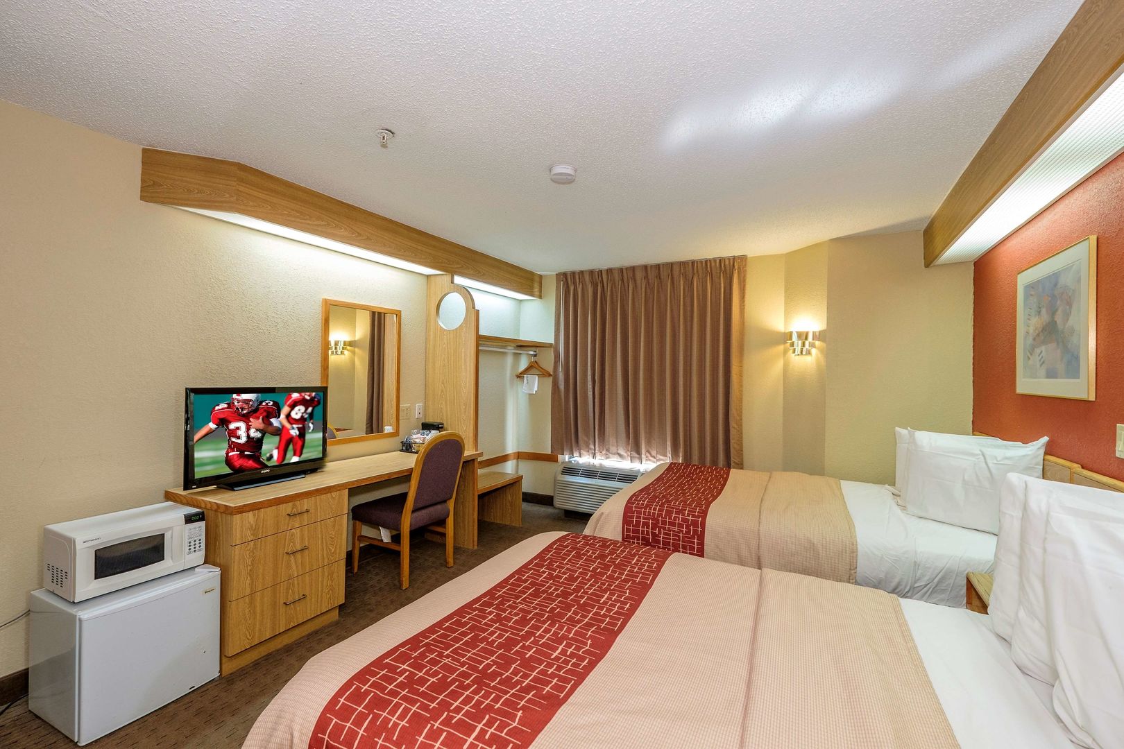 red roof inn pensacola fairgrounds