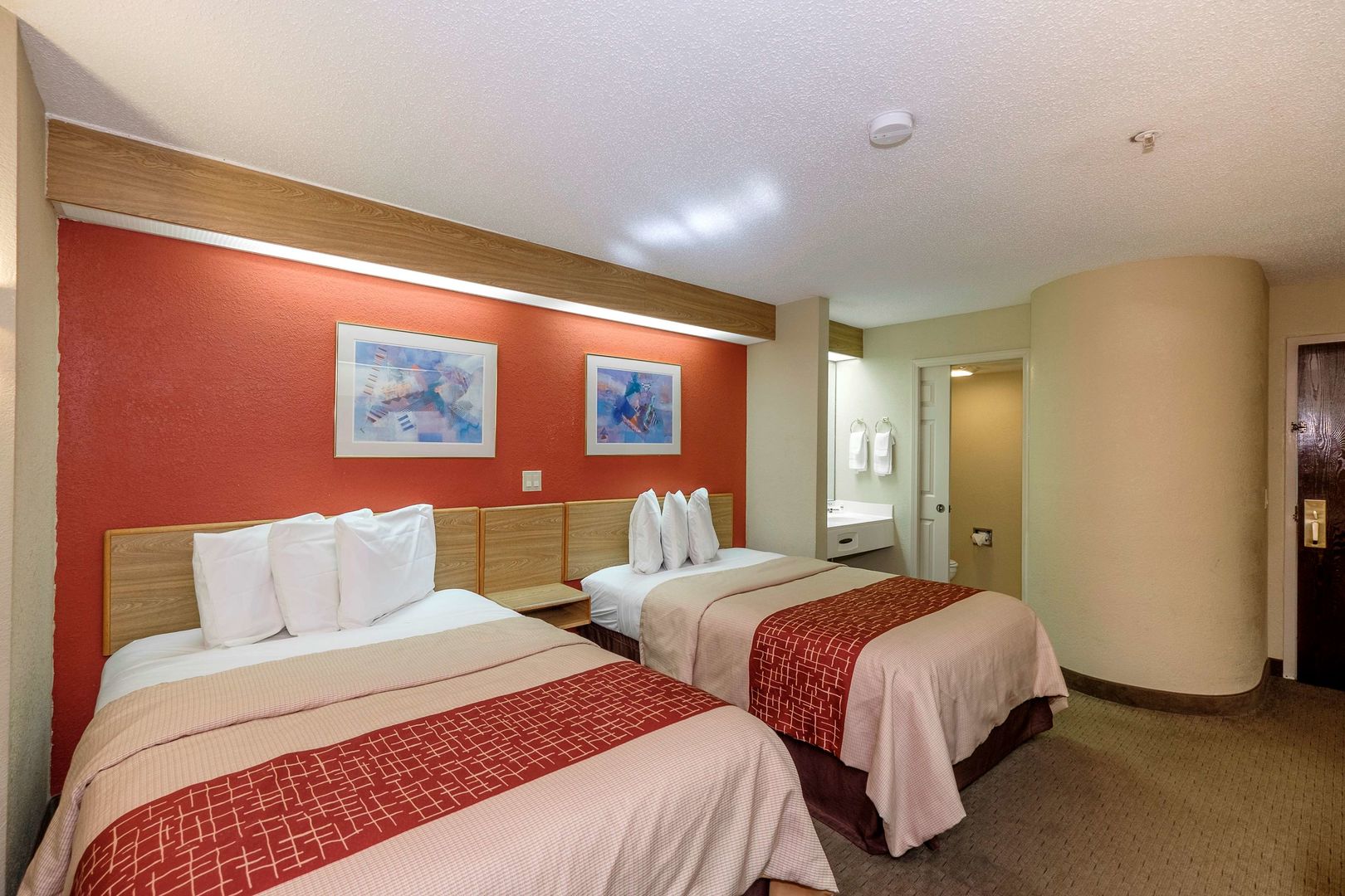 red roof inn pensacola fairgrounds