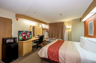 red roof inn pensacola fairgrounds