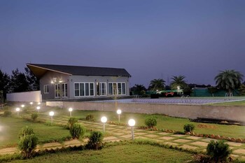 The Ashoka Farms And Resort,Sector H6,3 star