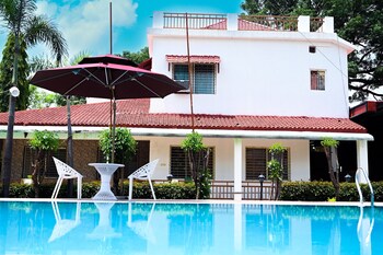 Tgi Insignia Resort & Villa's,India>>Bhopal,3 star