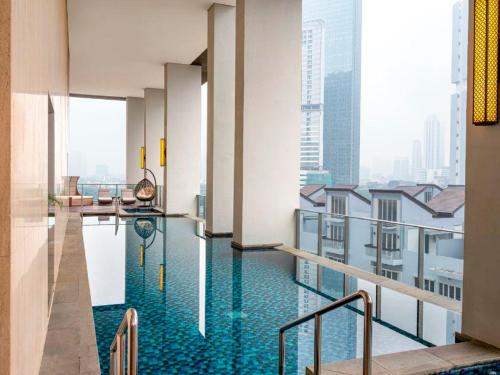 crowne plaza jakarta residences