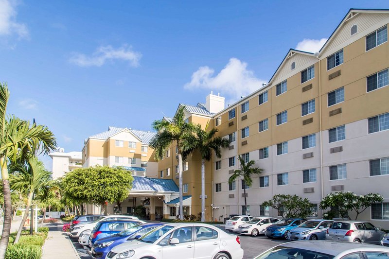 hampton by hilton grand cayman seven mile beach