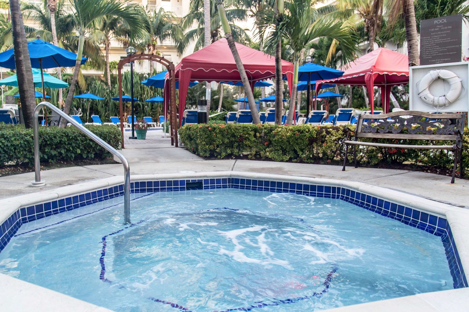 hampton by hilton grand cayman seven mile beach