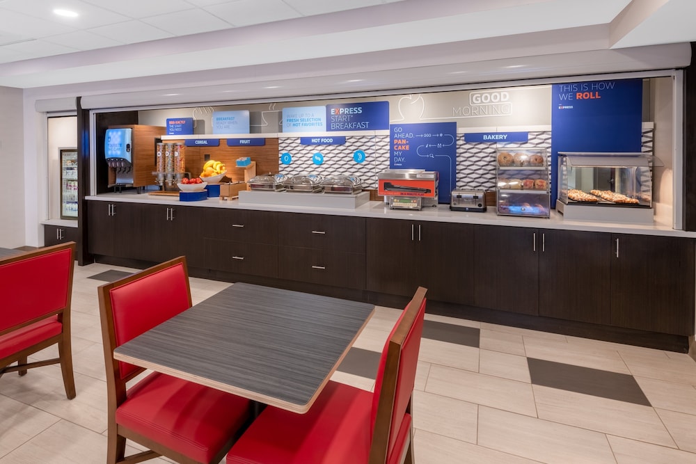 holiday inn express colorado springs airport by ihg
