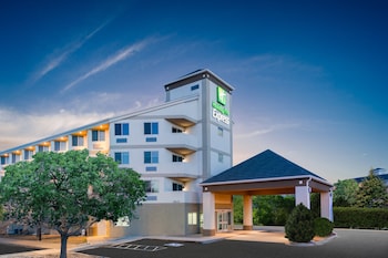 Holiday Inn Express Colorado Springs Airport By Ihg,El Paso County>>Colorado Springs,3 star