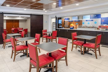 holiday inn express colorado springs airport by ihg