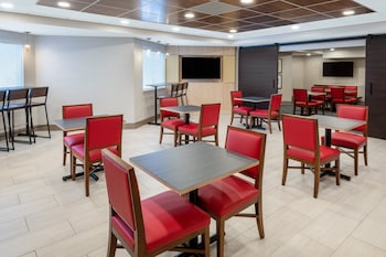 holiday inn express colorado springs airport by ihg