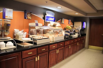 holiday inn express colorado springs airport by ihg