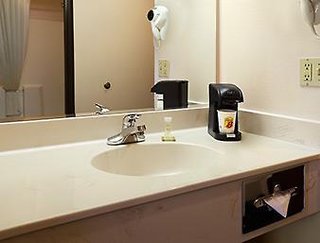 super 8 by wyndham colorado springs airport