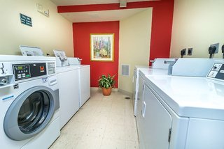 hometowne studios and suites columbia