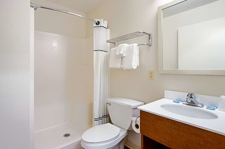 hometowne studios and suites columbia