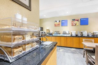 comfort inn and suites