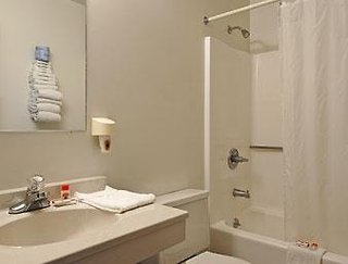 Super 8 By Wyndham Omaha I-80 West,La Vista>>Douglas,2 star