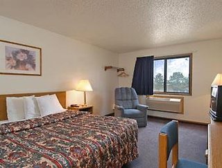 Super 8 By Wyndham Omaha I-80 West,La Vista>>Douglas,2 star