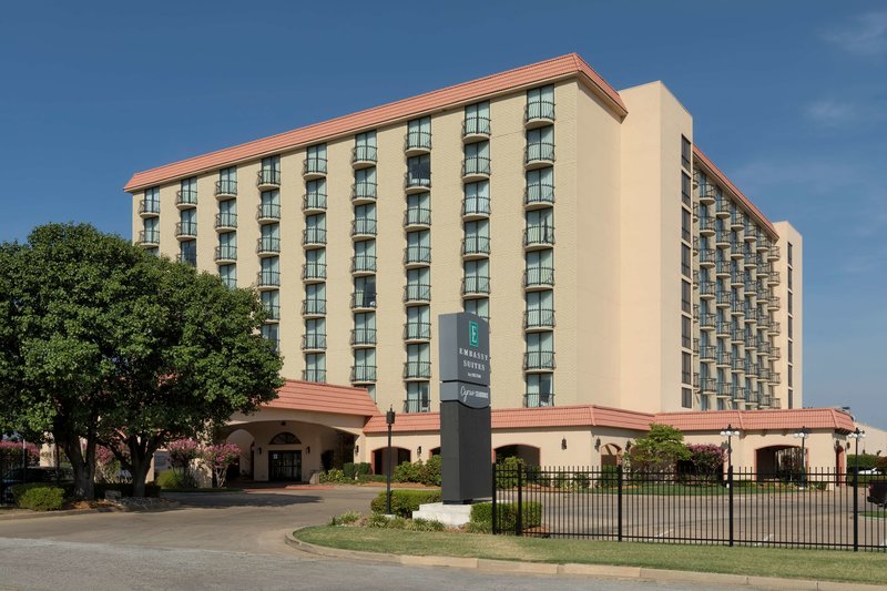 Embassy Suites By Hilton Tulsa I-44