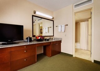 embassy suites by hilton tulsa i 44