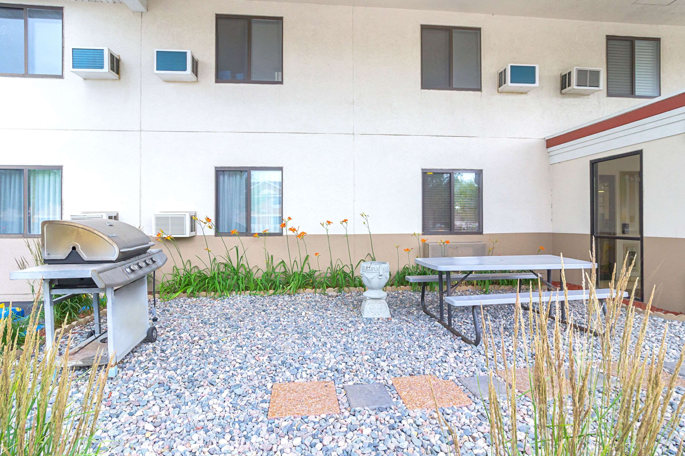 americas best value inn fargo