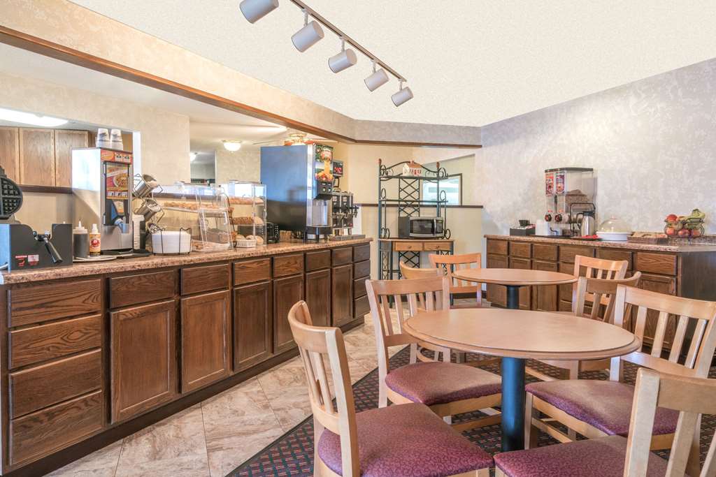 howard johnson west fargo