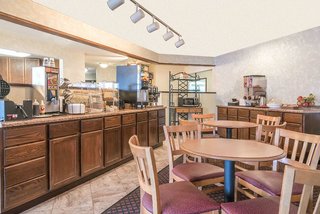 howard johnson west fargo