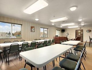 howard johnson west fargo