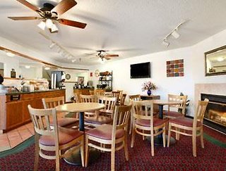 howard johnson west fargo