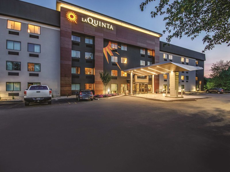 la quinta inn hartford bradley airport