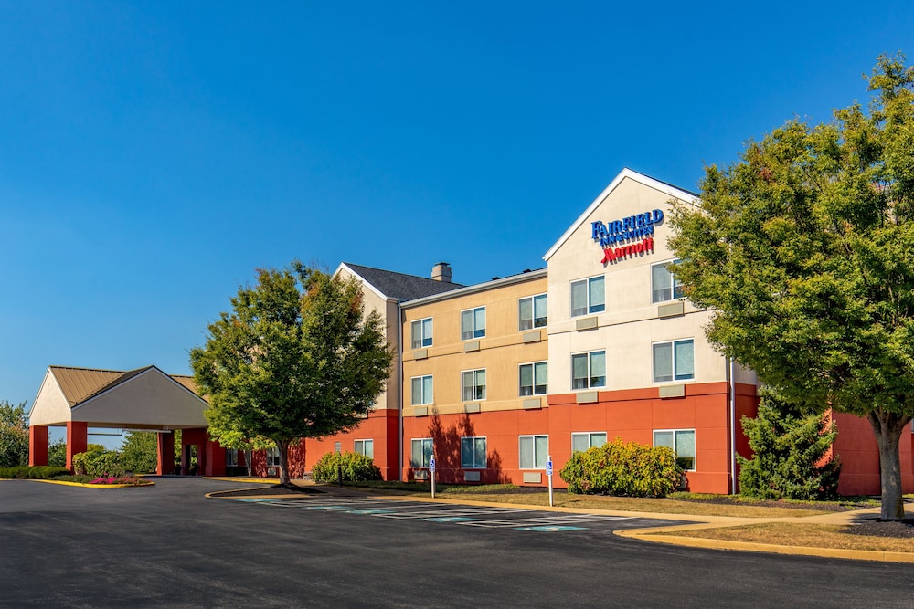 fairfield inn and suites by marriott lancaster