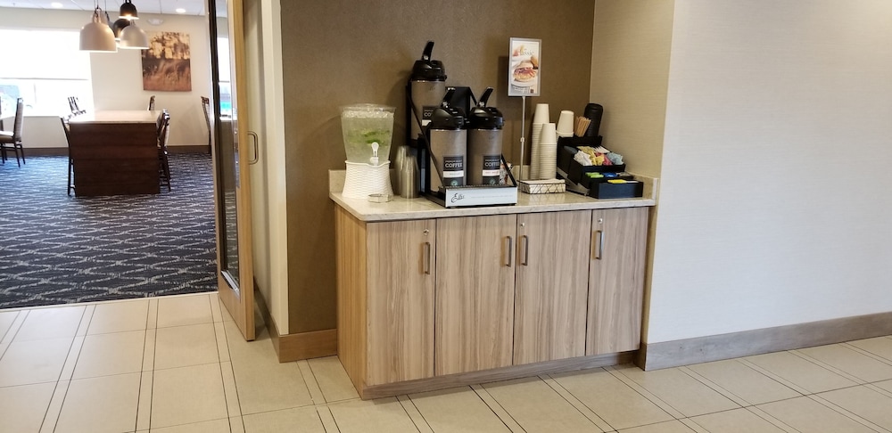 fairfield inn and suites by marriott lancaster