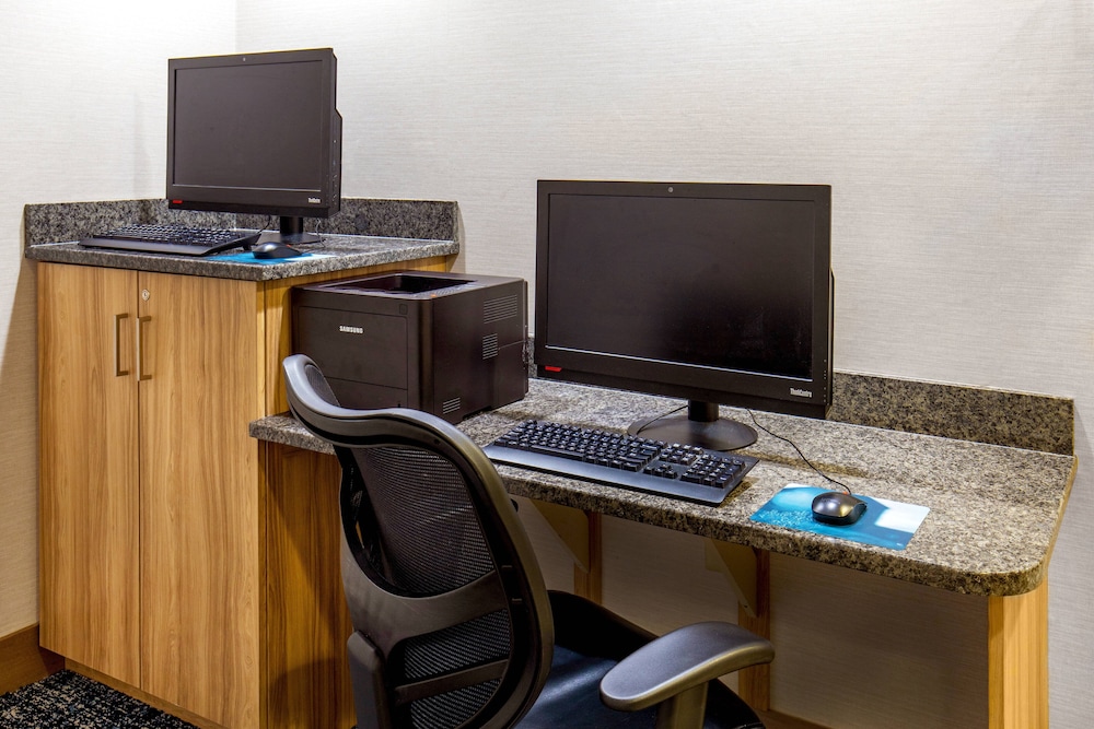 fairfield inn and suites by marriott lancaster