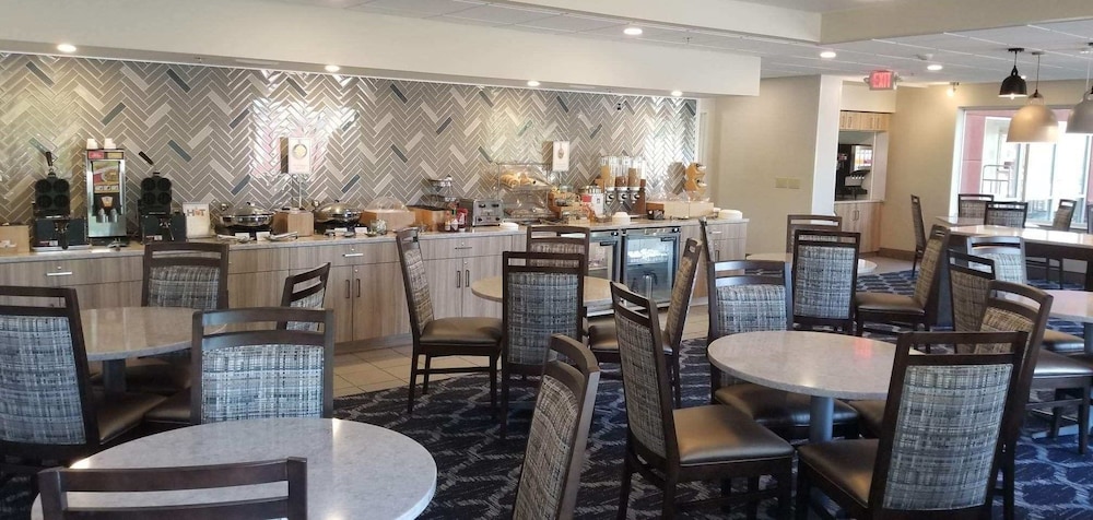 fairfield inn and suites by marriott lancaster