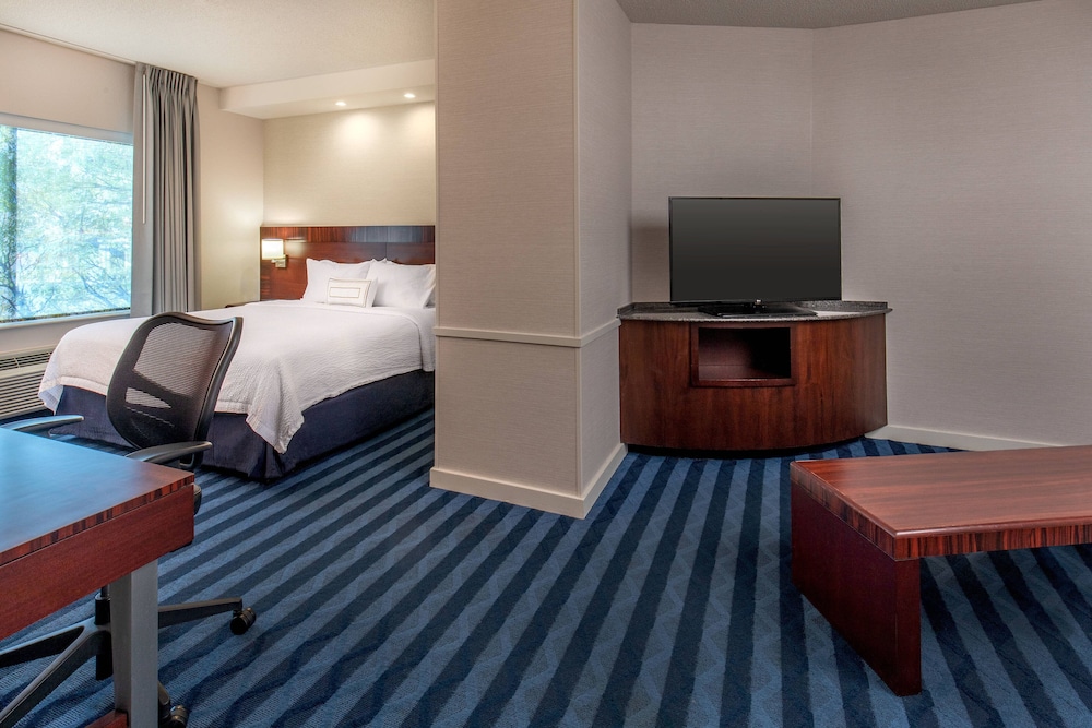 fairfield inn and suites by marriott lancaster