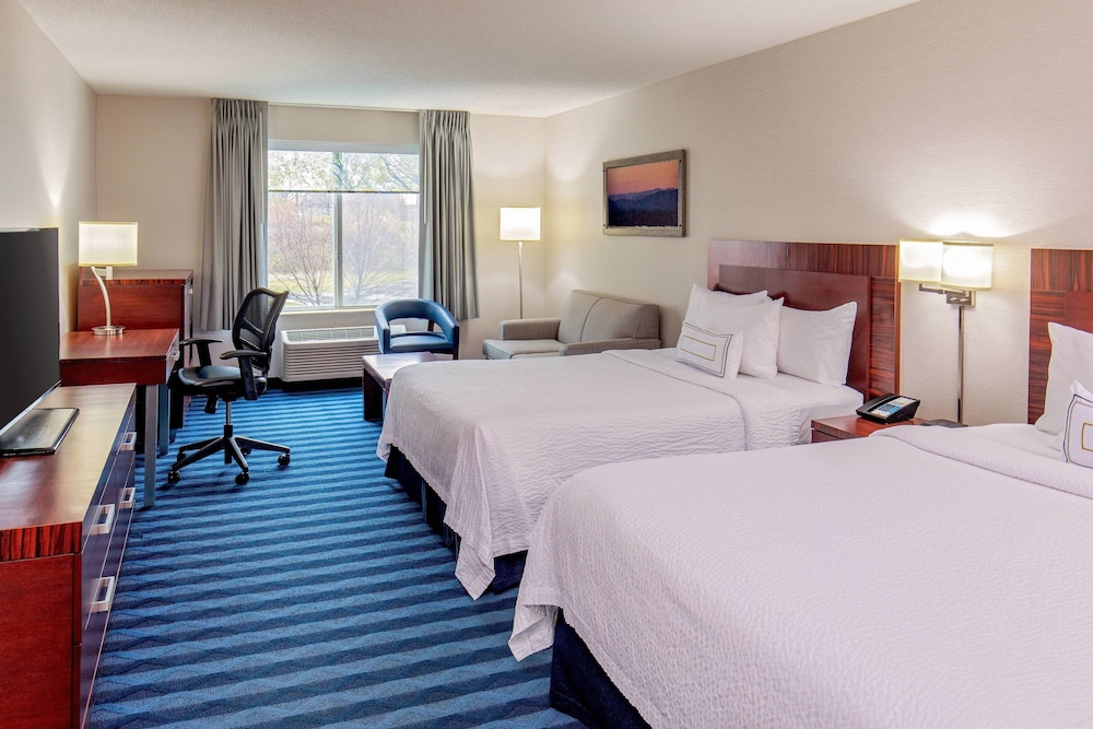 fairfield inn and suites by marriott lancaster