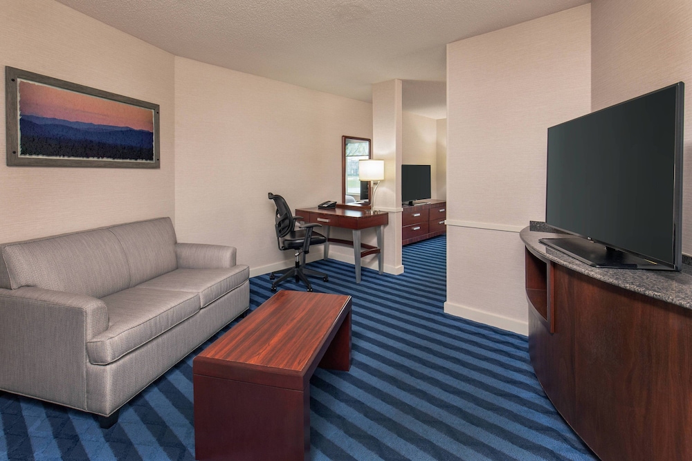 fairfield inn and suites by marriott lancaster