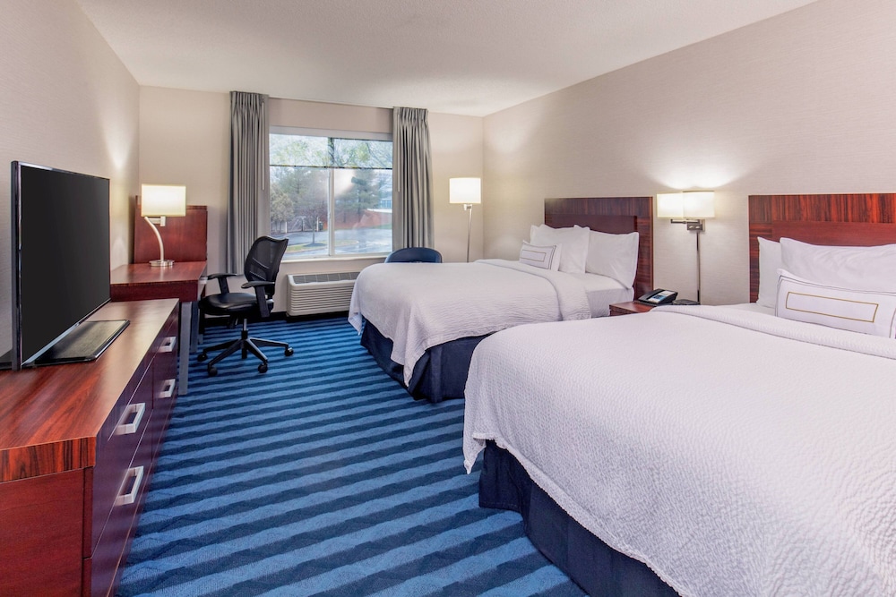 fairfield inn and suites by marriott lancaster