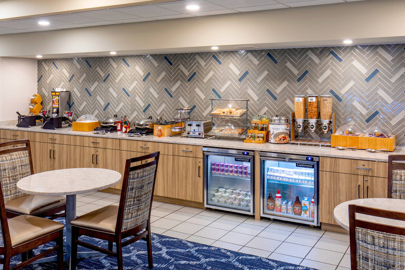 fairfield inn and suites by marriott lancaster