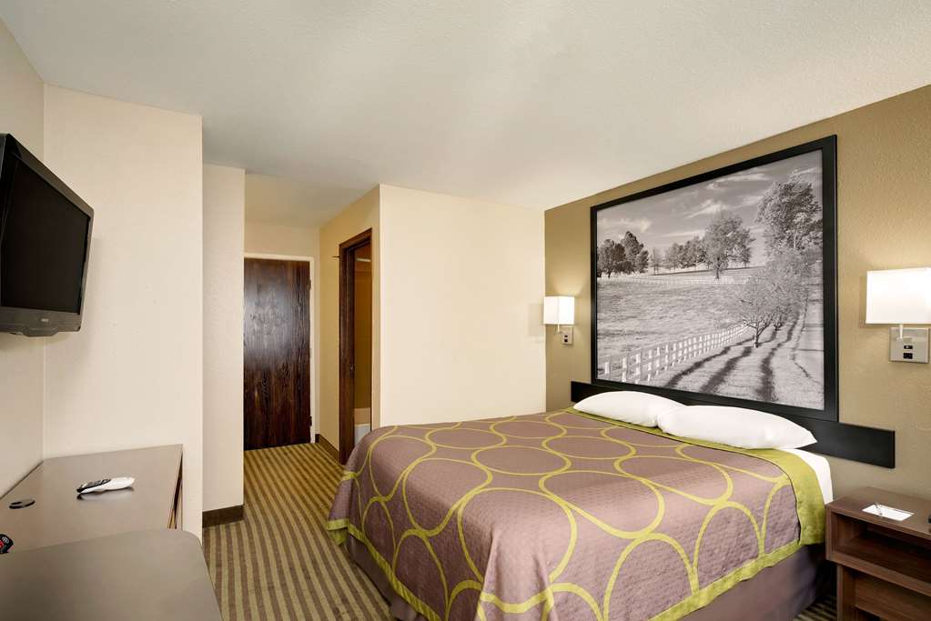 super 8 by wyndham lexington hamburg area