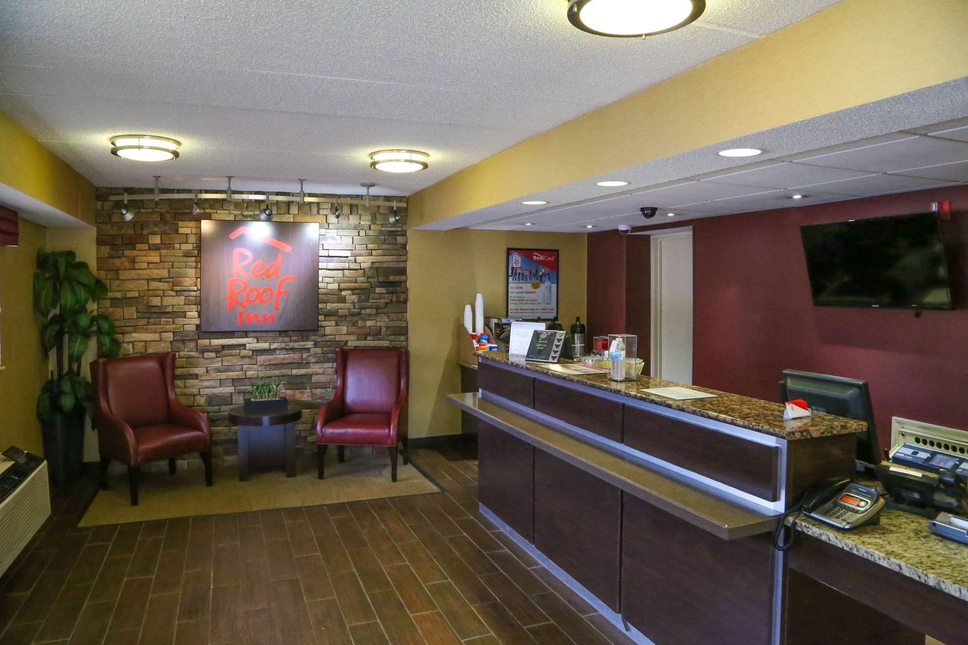 red roof inn greenville