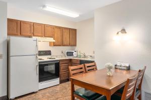 Residences At Daniel Webster,Manchester>>Hillsborough County,3 star