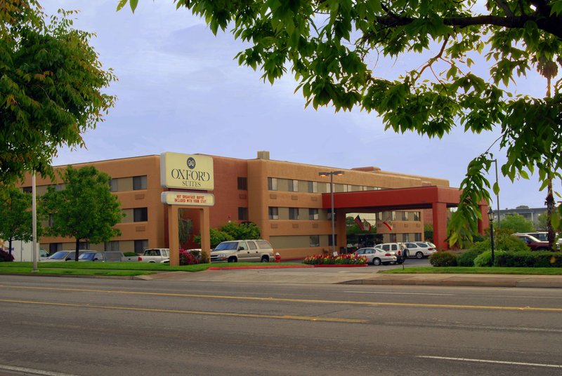 oxford suites redding